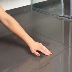 Secucare Anti Slip Spray 100ml - Antislip Voor Tegelvloeren -Schoonmaakproducten 1200x1200 90